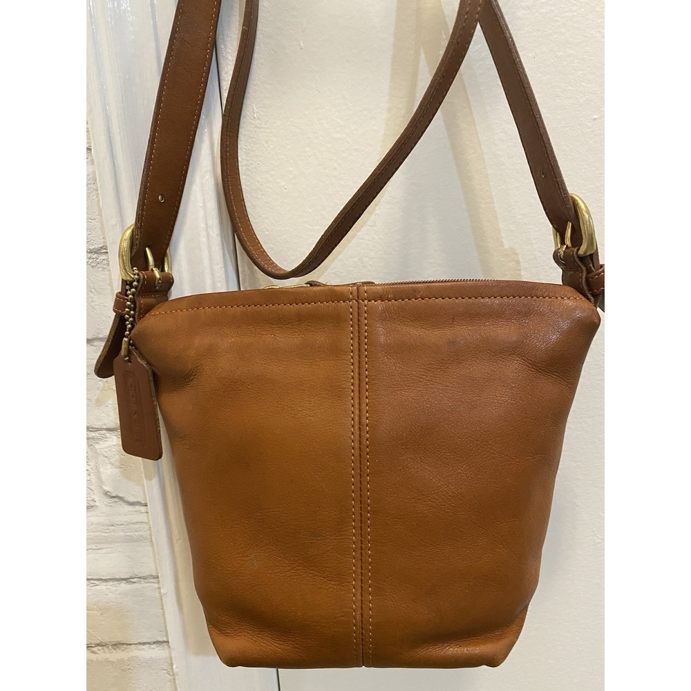 Coach soho Mini bucket Authenticated Vintage Leather bag. minimalist. USA made